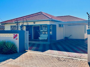 Mokoro Paradise House